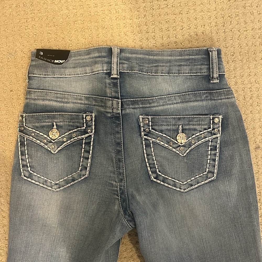 NWT - Look My Way Embellished Stretch Bootcut Jeans - Light Wash - Fashion Nova - Picture 5 of 5